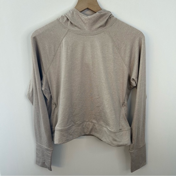 Bundle of 2 Old Navy Active Cropped Sweatshirts, Size Large, Tan, Burgundy - Picture 9 of 15